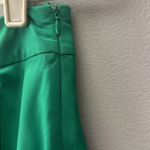Collective Concepts Green Skirt - Picture 2 of 7